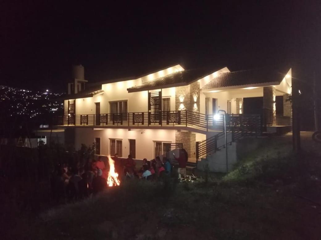 Rr Holiday Inn Kodaikanal Eksteriør bilde