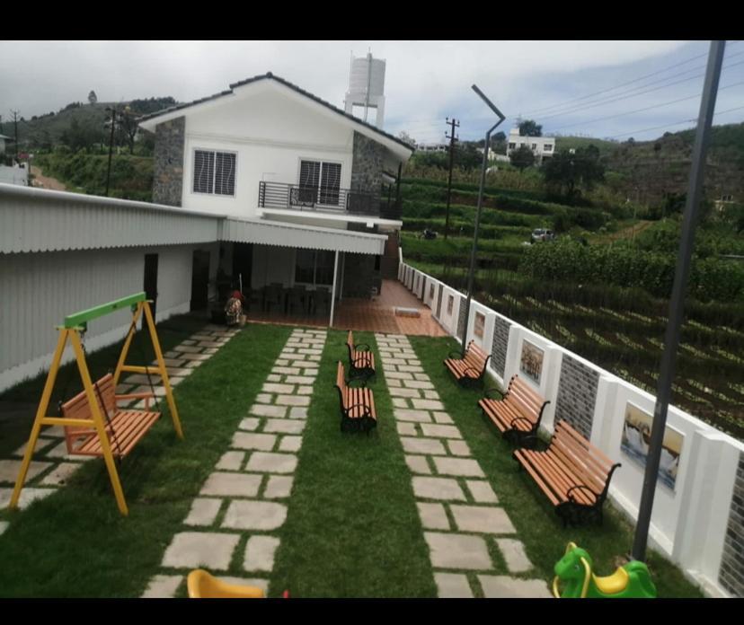 Rr Holiday Inn Kodaikanal Eksteriør bilde